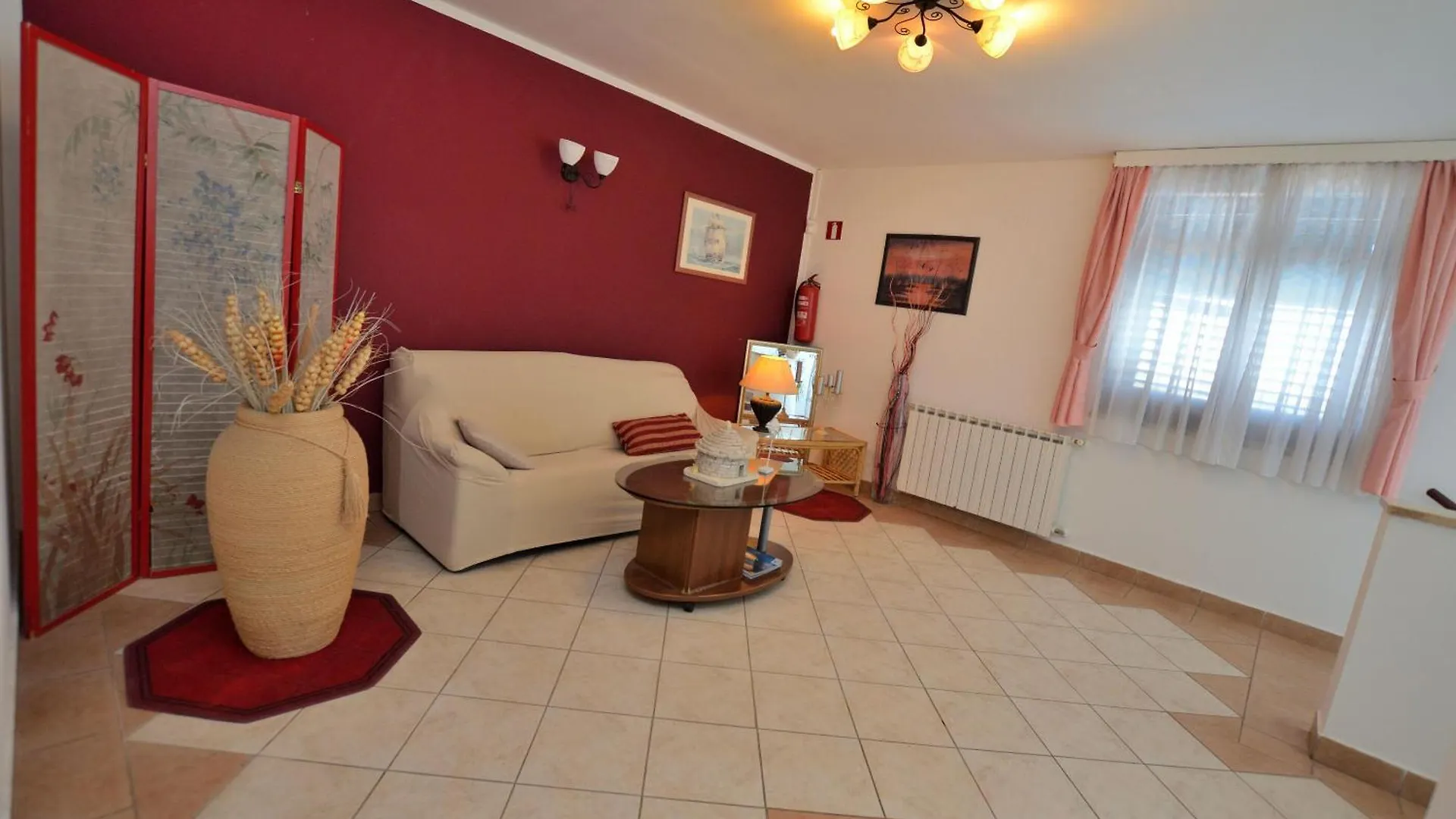 Rooms Aura Pula Kroatien