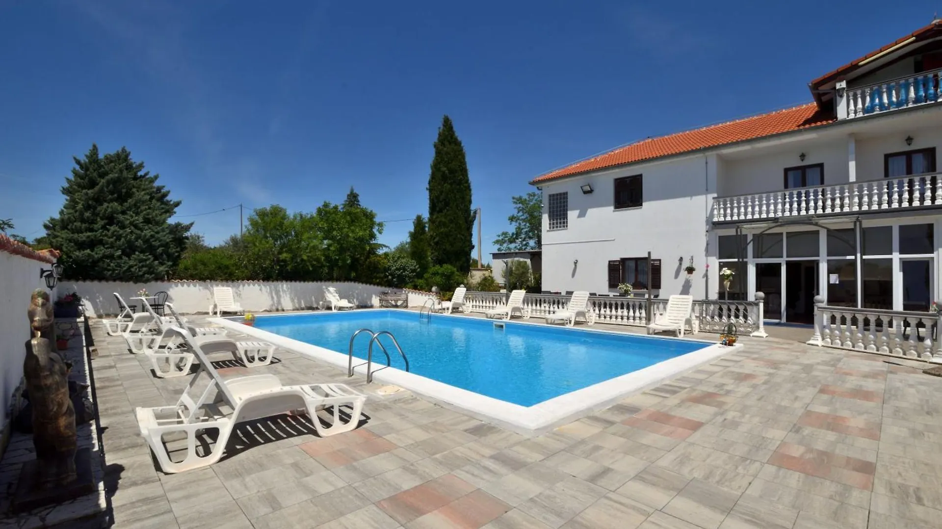 Rooms Aura Pula Kroatien