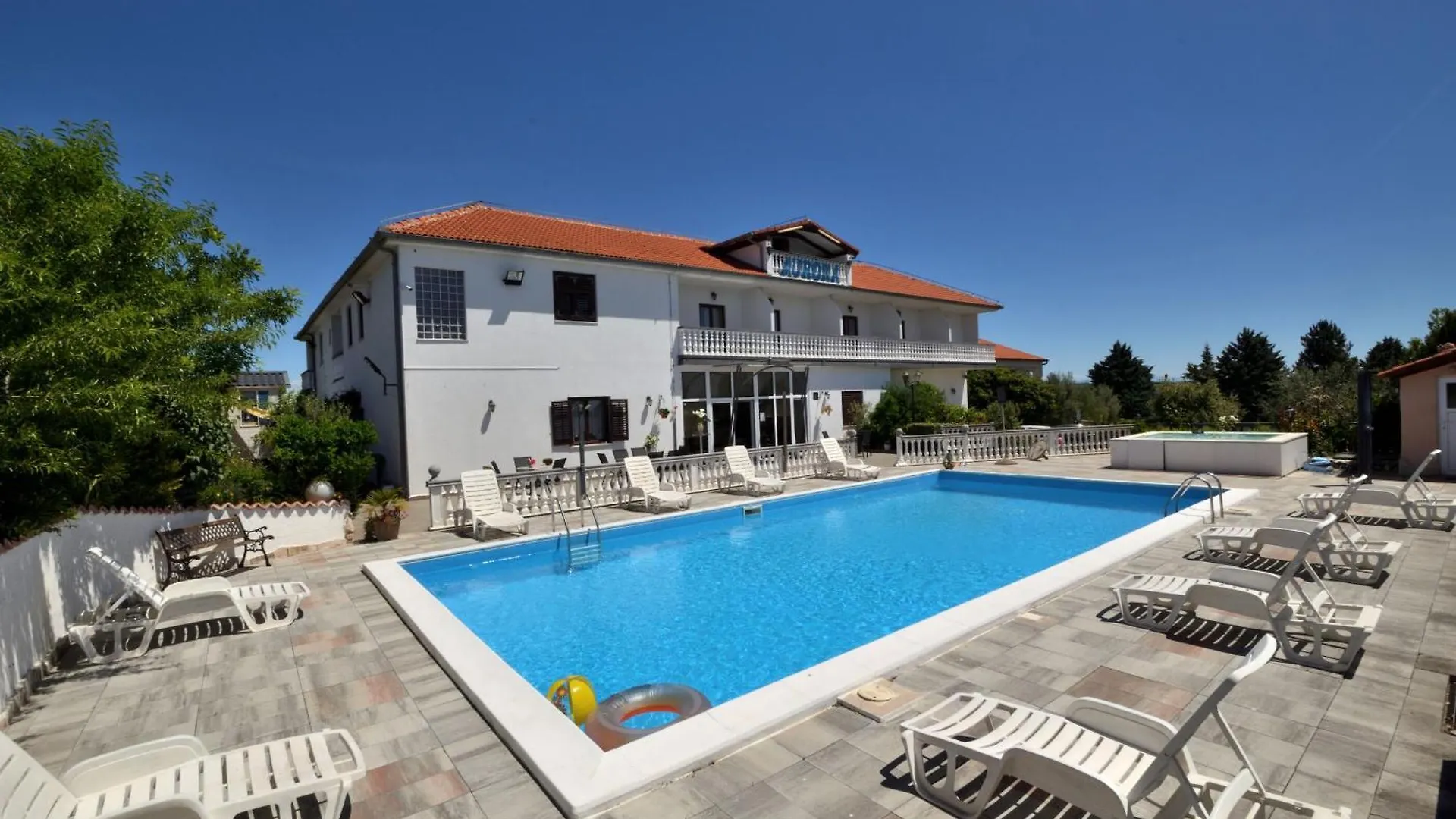 Rooms Aura Pula